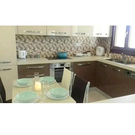 Dom wakacyjny Central, Fully Equipped, 2 Bedrooms, Great View, Wifi